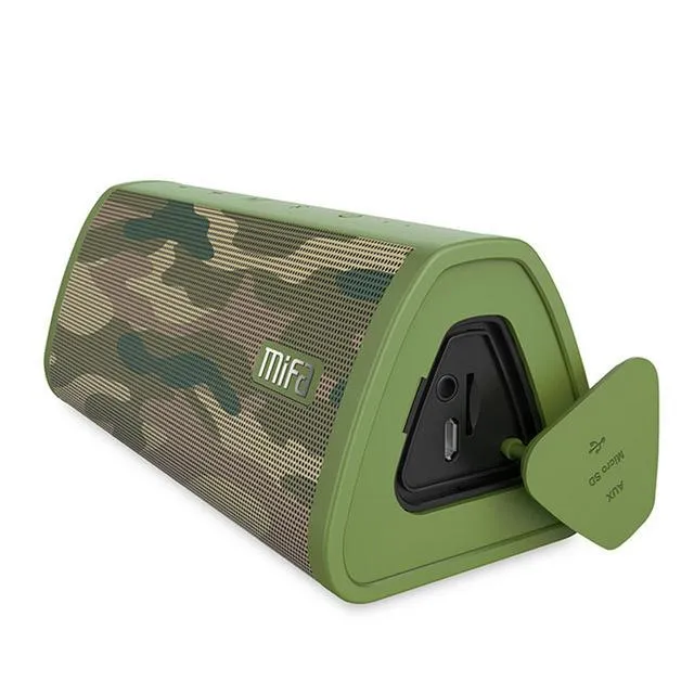 A10 Portable Waterproof And Dustproof Outdoor Speaker With Class-G Amplifiers And Enhanced Battery Life